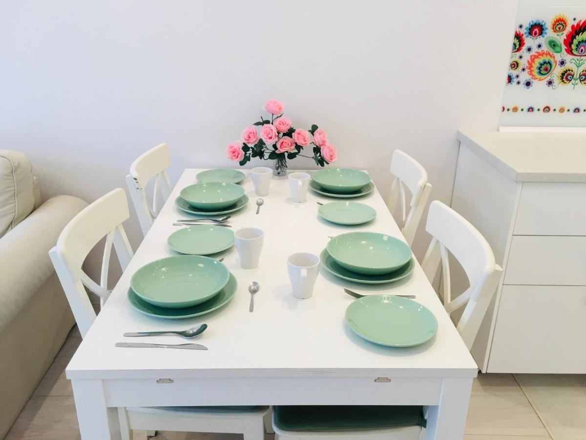 3 Rooms Aircon Apartment With Free Parking, Balcony Walking Distance Old Town Krakow Exterior photo